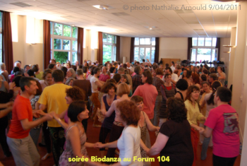 célébration de Biodanza au Forum 104, 19 avril