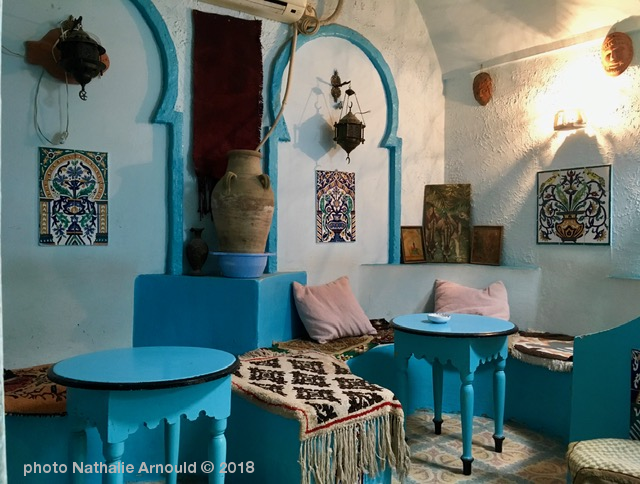 caf maure du souk, dans la medina de Sousse, Tunisie